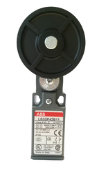 ABB Wyłącznik krańcowy LS33P42B11, dźwignia z rolką, podejście kablowe: M20x1,5, obudowa plastikowa szerokość: 30mm, IP65